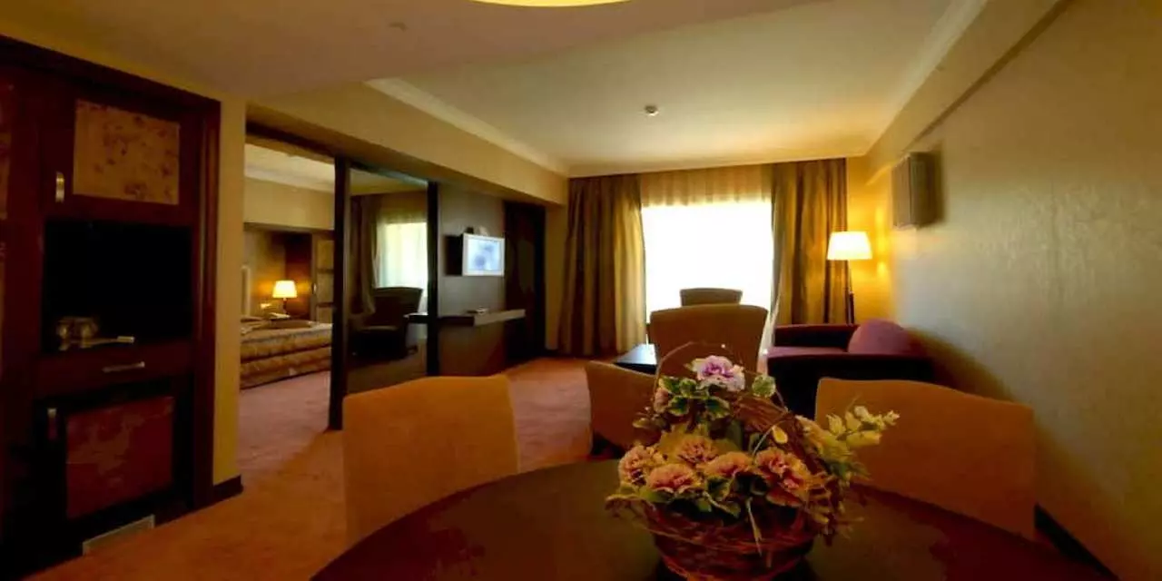 361120PASABEY1_SHABAVIZ.jpg 361120PASABEY1_SHABAVIZ.jpg