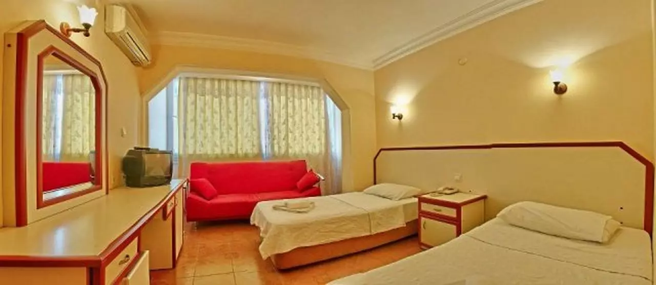 36274SANTUR_SHABAVIZ.jpg