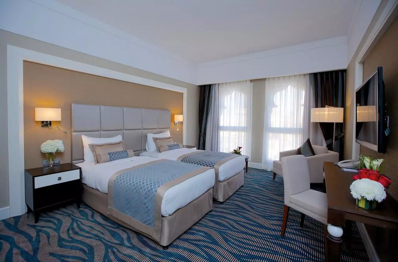542634RIXOS_SHABAVIZPARVAZ1.jpg