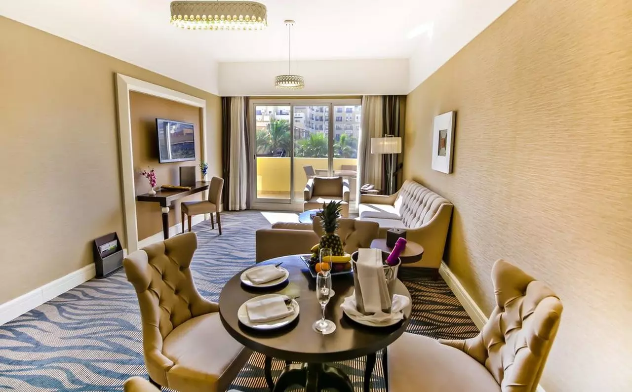 818082RIXOS_SHABAVIZPARVAZ30.jpg