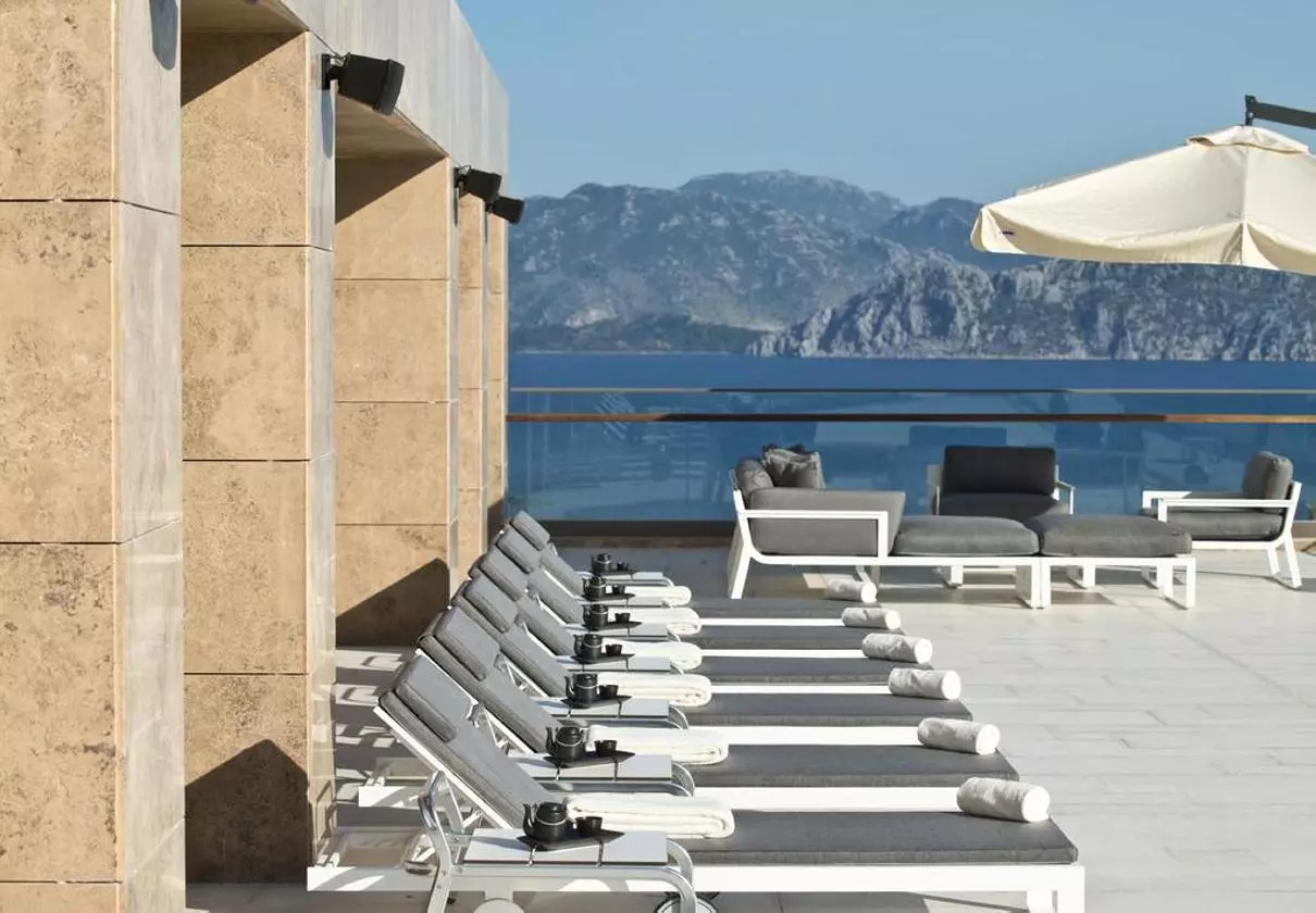 HOTELDMARIS16_SHABAVIZ.jpg