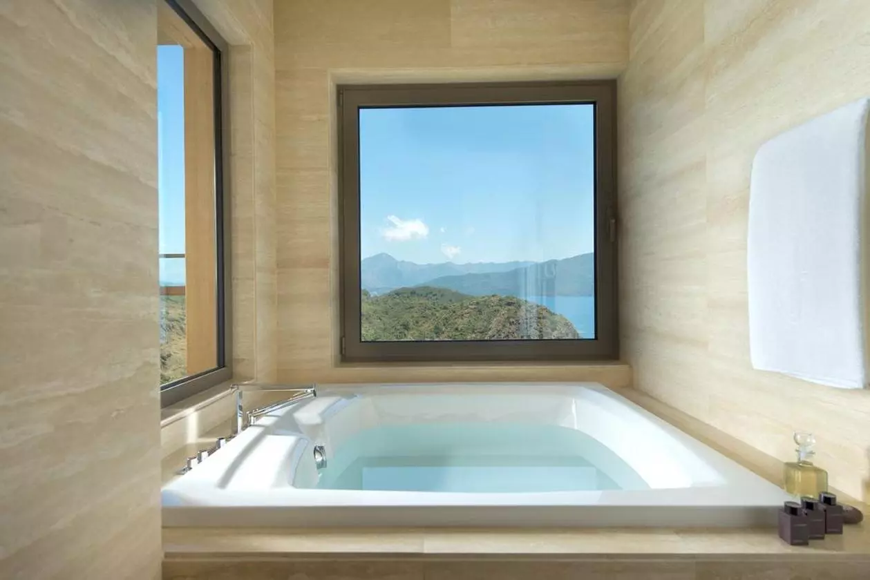 HOTELDMARIS19_SHABAVIZ.jpg