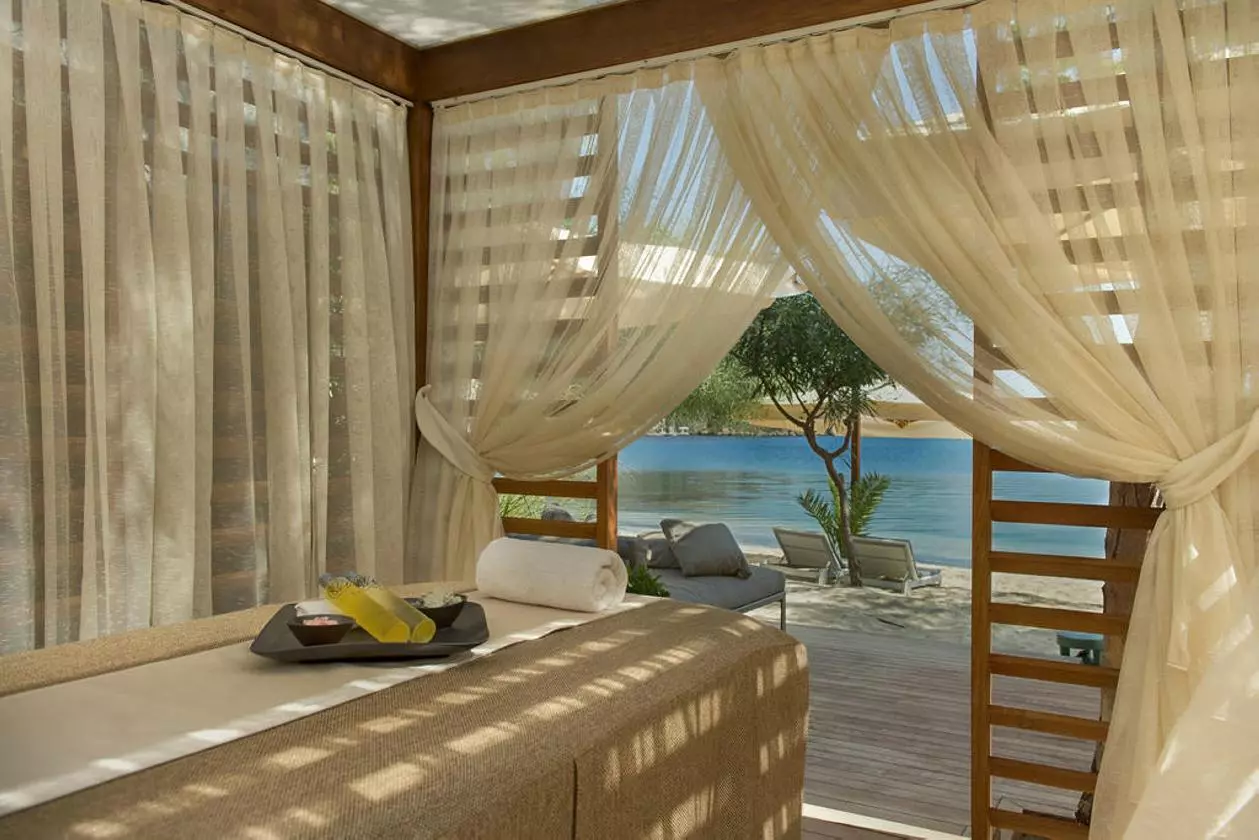 HOTELDMARIS8_SHAABVIZ.jpg