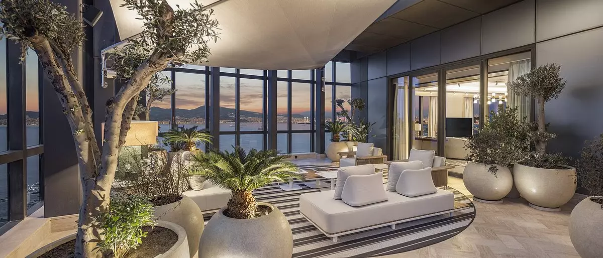 تراس هتل حیات ریجنسی ازمیر