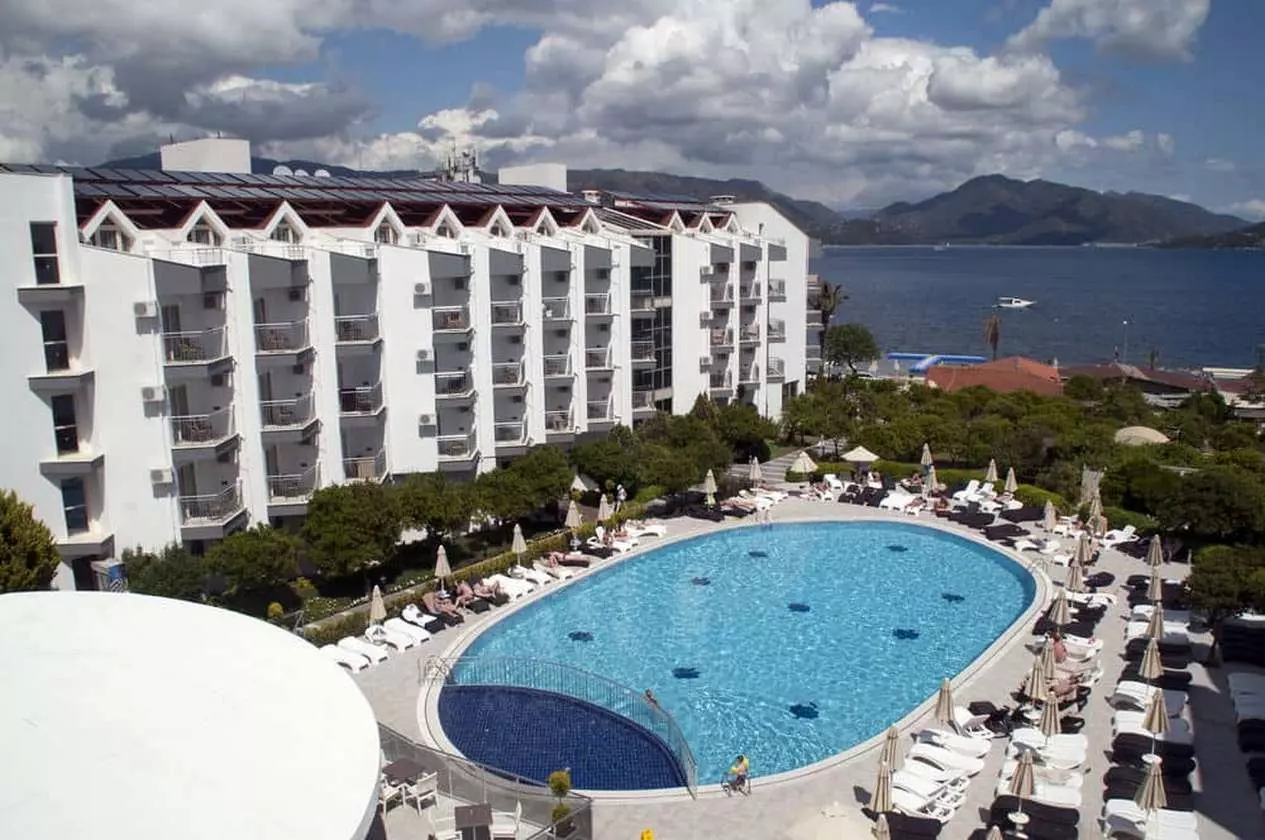 LUNABEACH13__SHABAVIZ.jpg LUNABEACH13__SHABAVIZ.jpg