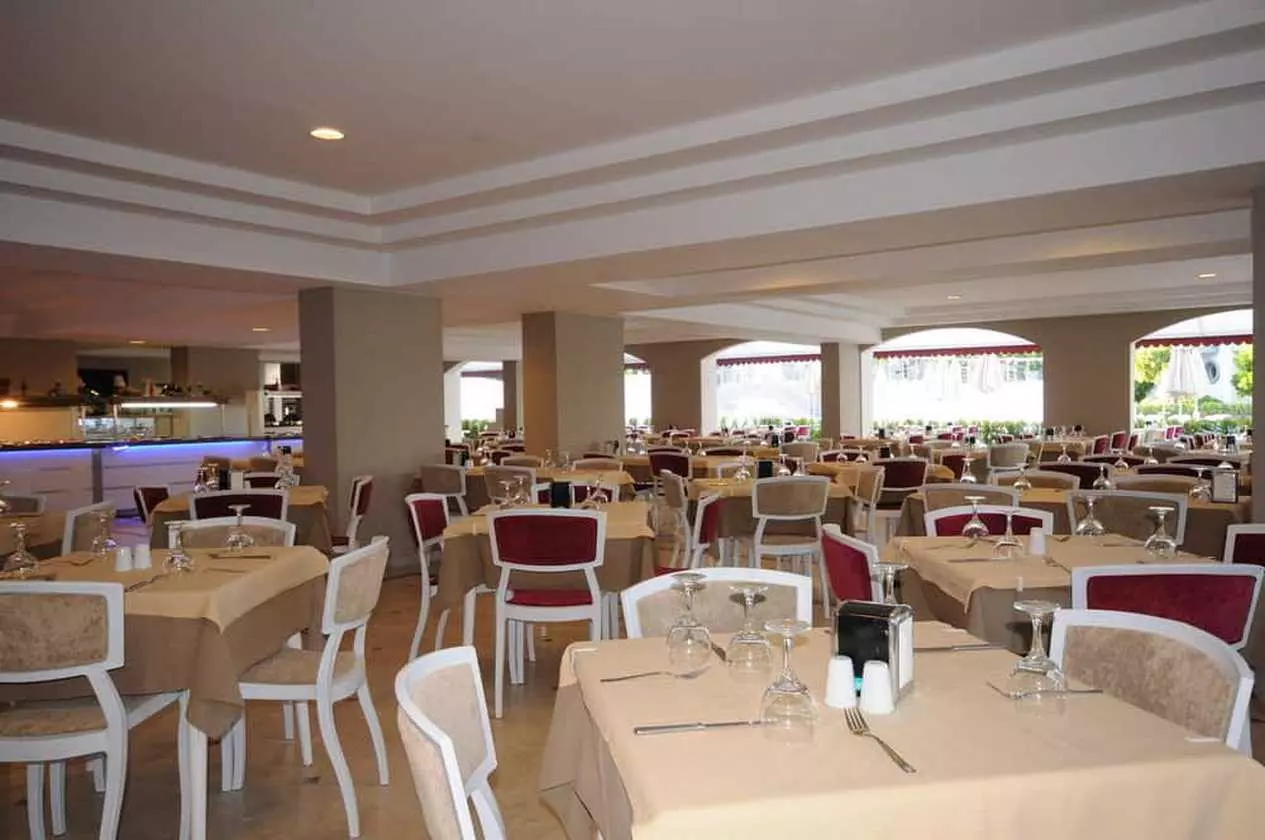 LUNABEACH22_SHAABVIZ.jpg LUNABEACH22_SHAABVIZ.jpg