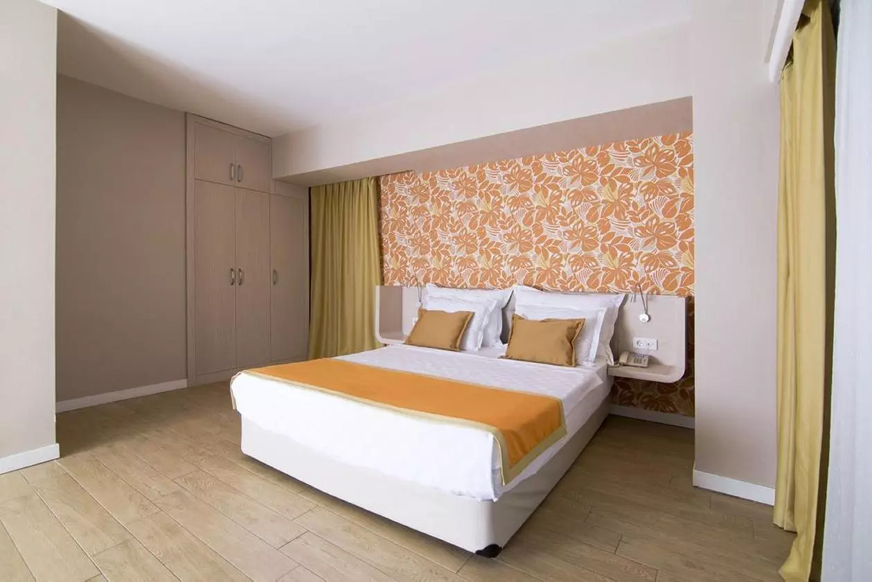 MIRAGEWORLD24_SHABAVIZ.jpg MIRAGEWORLD24_SHABAVIZ.jpg