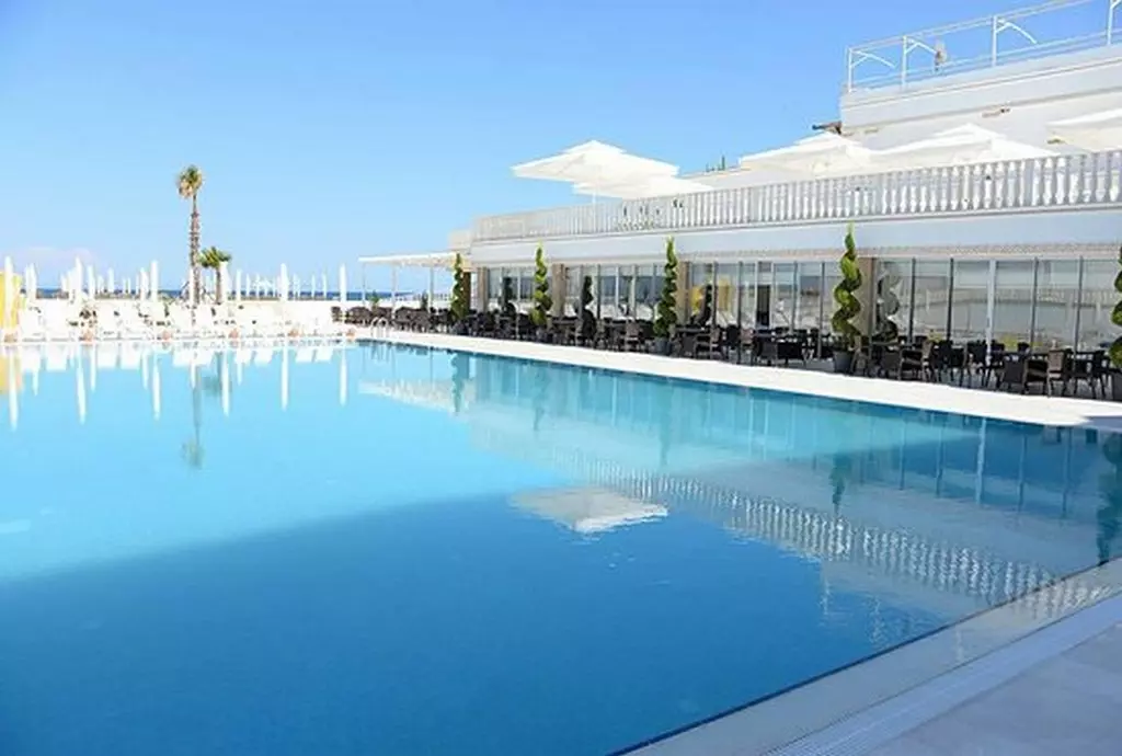 MayaWorld-Imperial_kemer_shabavizparvaz_02.jpg