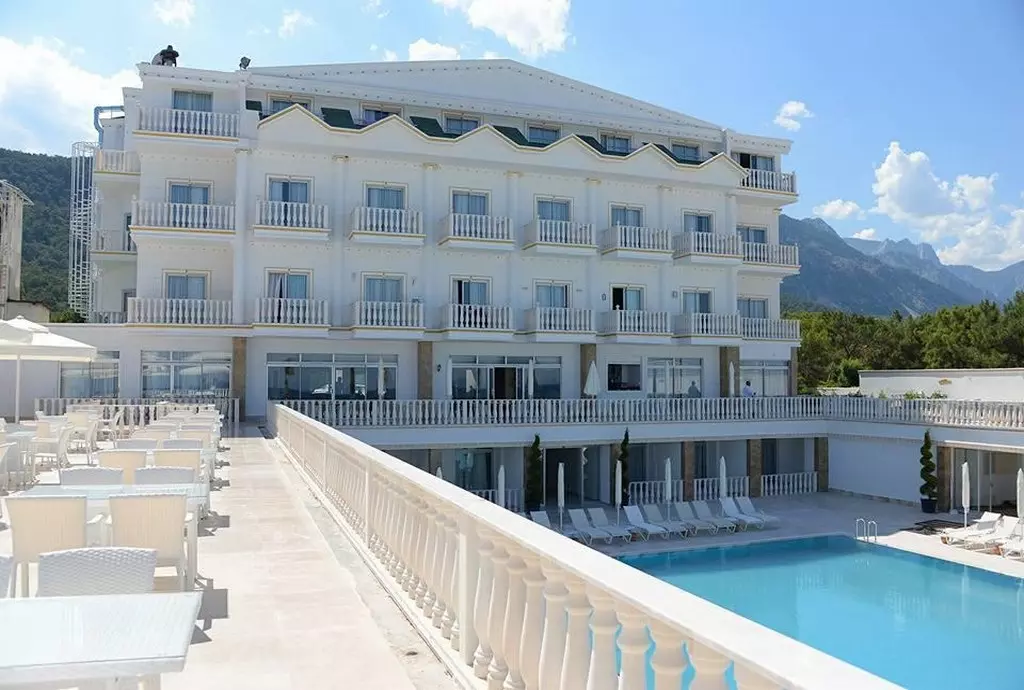 MayaWorld-Imperial_kemer_shabavizparvaz_04.jpg
