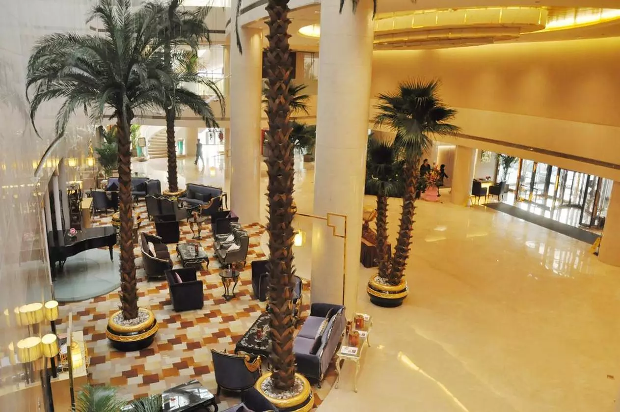 PULLMAN_SHABAVIZPARVAZ.jpg PULLMAN_SHABAVIZPARVAZ.jpg