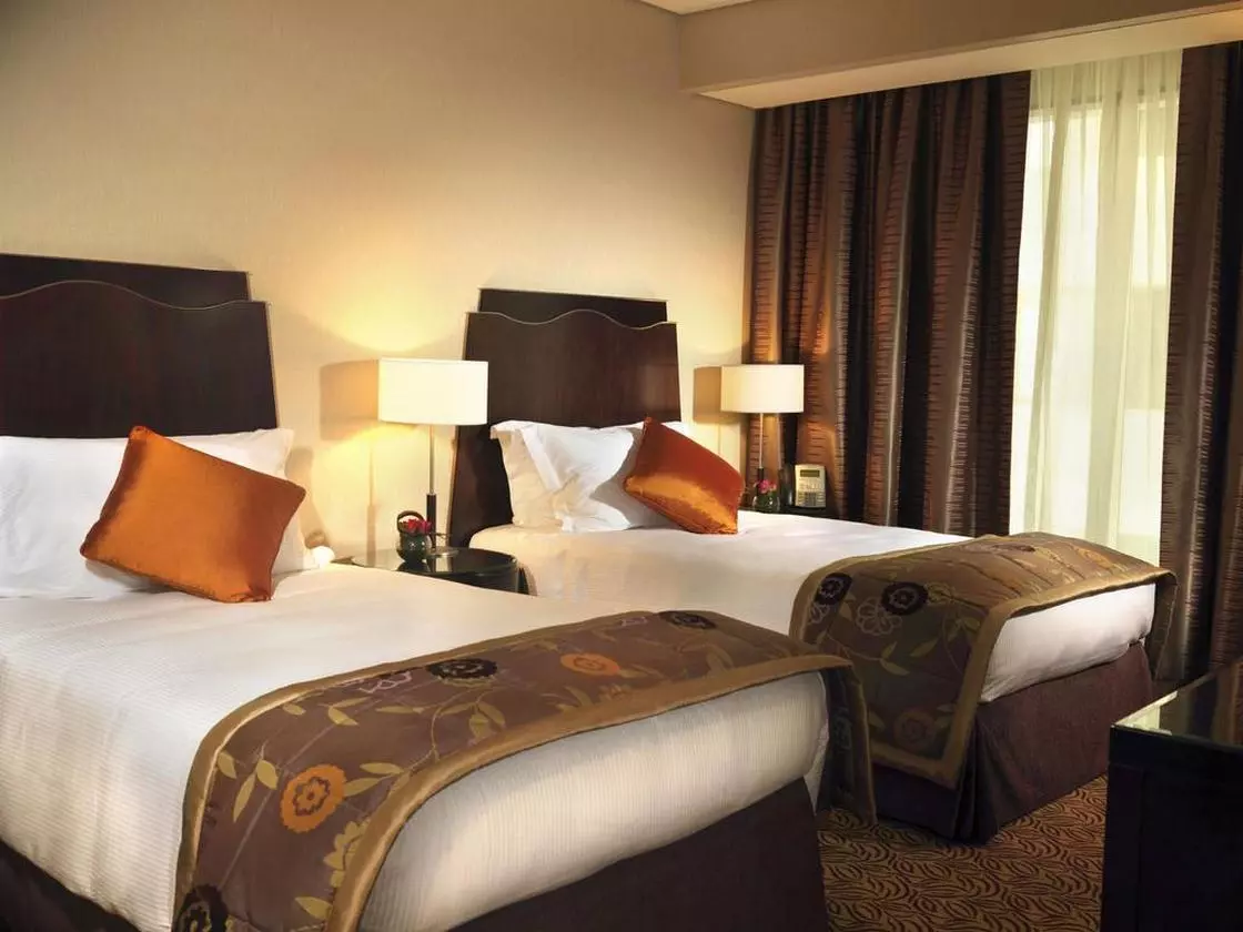 ROSEREYHAANBYROTANA_SHABAVIZ.jpg ROSEREYHAANBYROTANA_SHABAVIZ.jpg