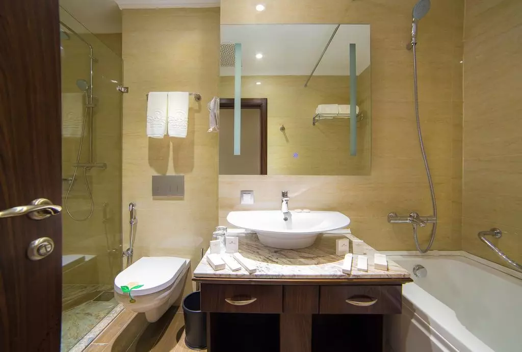 Shera_park_inn_shabavizparvaz_04.jpg Shera_park_inn_shabavizparvaz_04.jpg