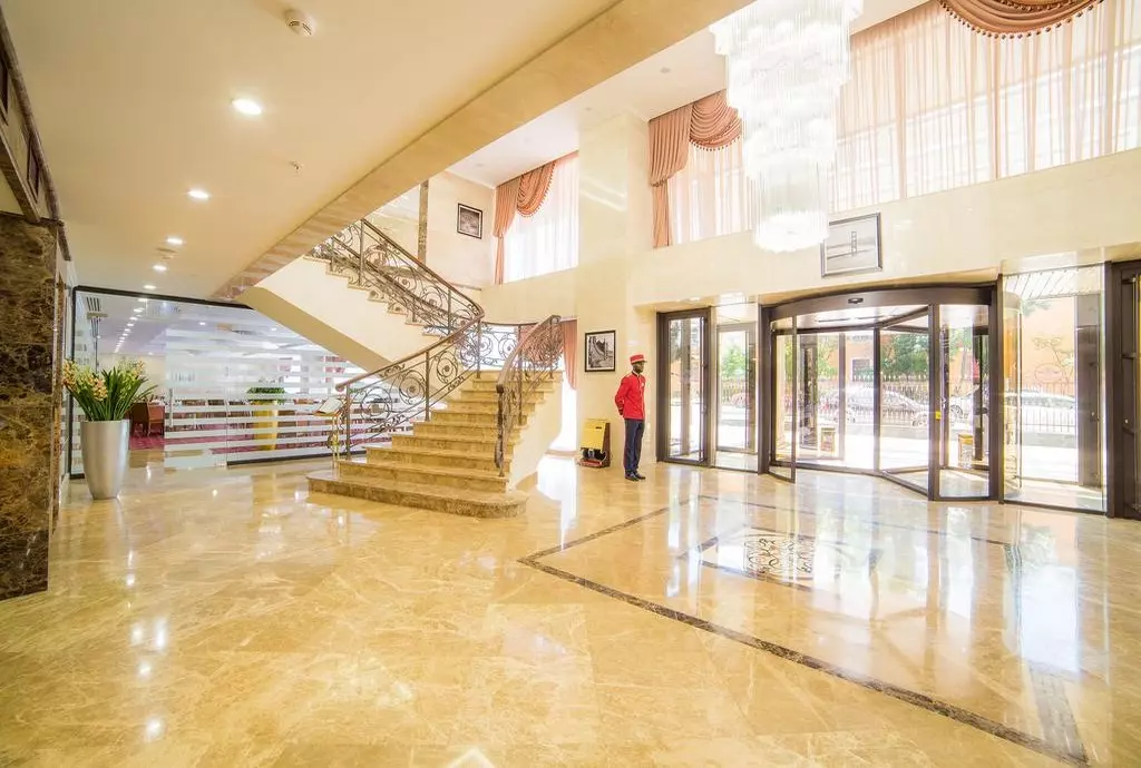 Shera_park_inn_shabavizparvaz_05.jpg Shera_park_inn_shabavizparvaz_05.jpg