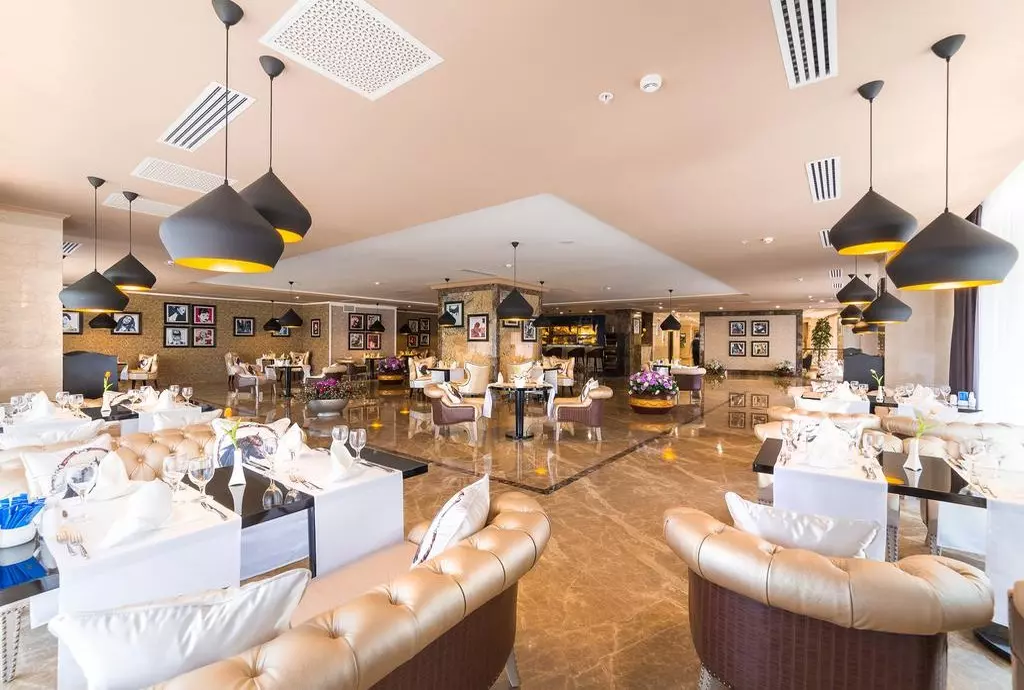 Shera_park_inn_shabavizparvaz_08.jpg Shera_park_inn_shabavizparvaz_08.jpg