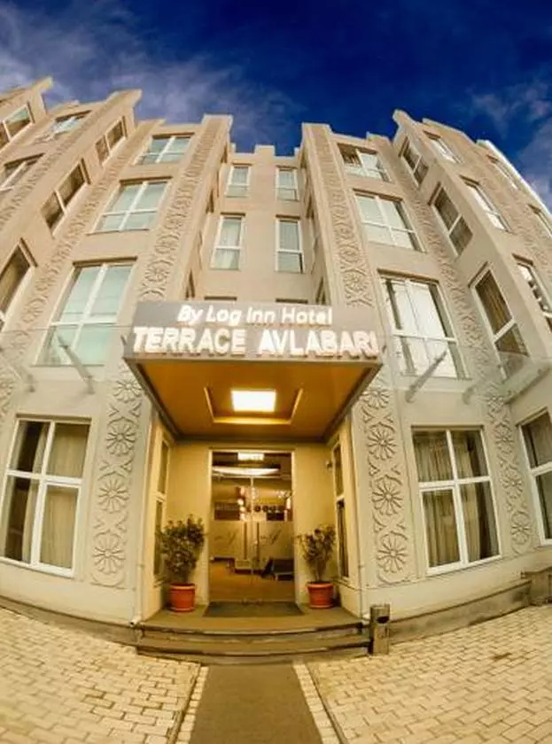 TERRACE_EDIT.jpg
