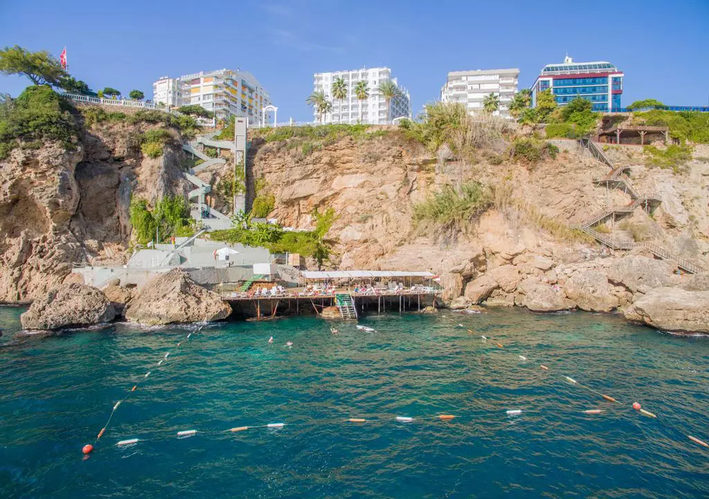 adonis_antalya_shabavizparvaz_02.jpg