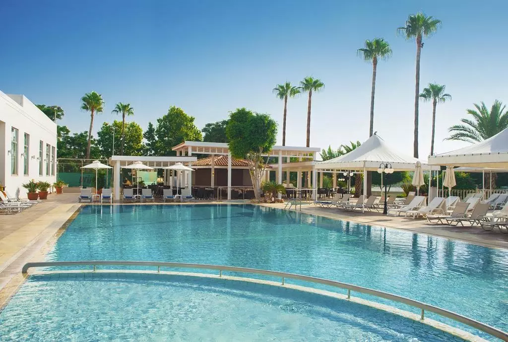 ajax_hotel_limassol_shabavizparvaz_02.jpg