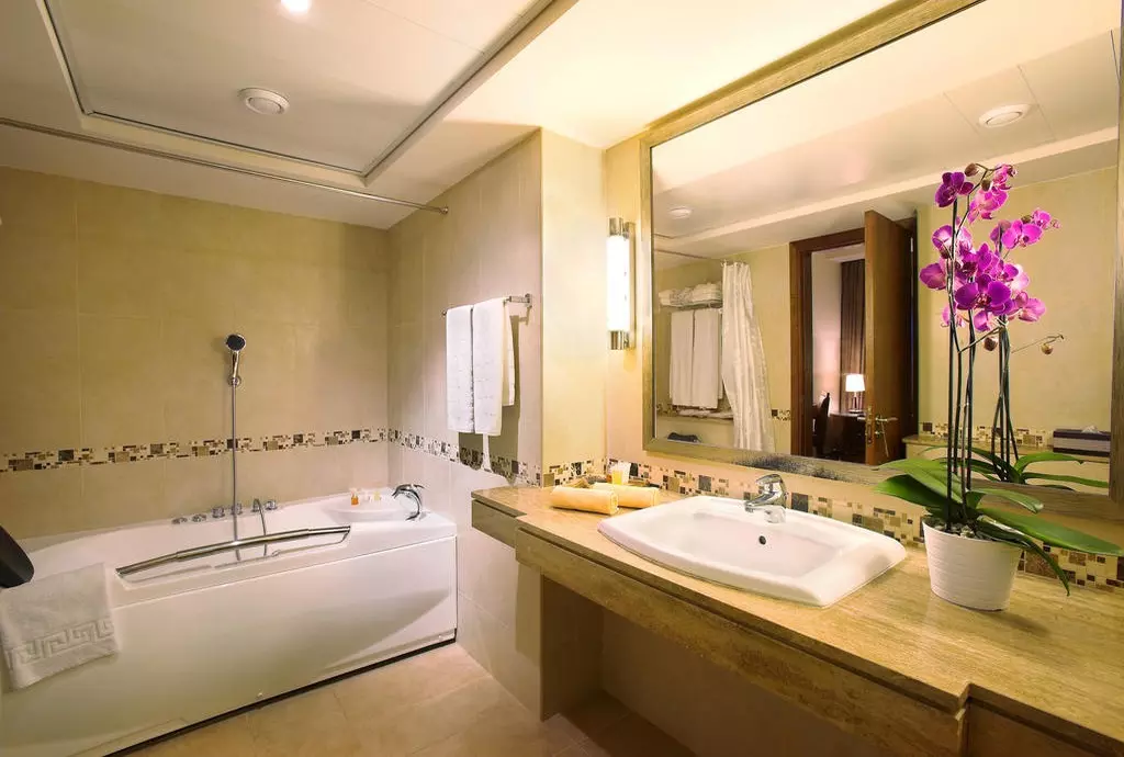 ajax_hotel_limassol_shabavizparvaz_22.jpg