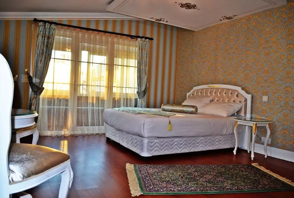 alyon_istanbul_shabavizparvaz_01.jpg alyon_istanbul_shabavizparvaz_01.jpg