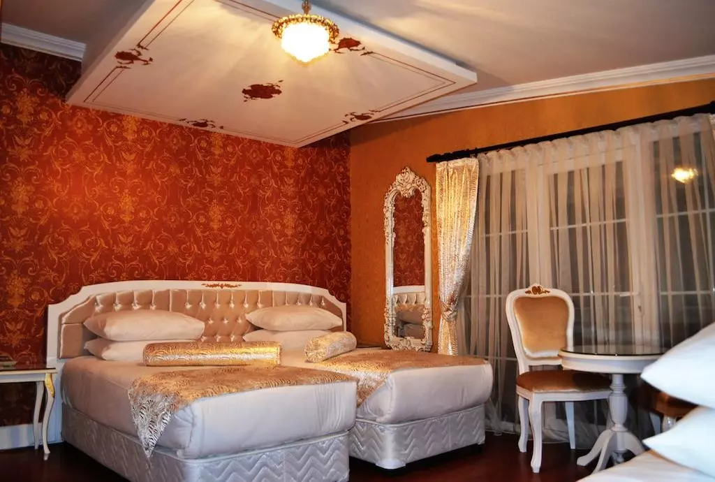 alyon_istanbul_shabavizparvaz_02.jpg alyon_istanbul_shabavizparvaz_02.jpg