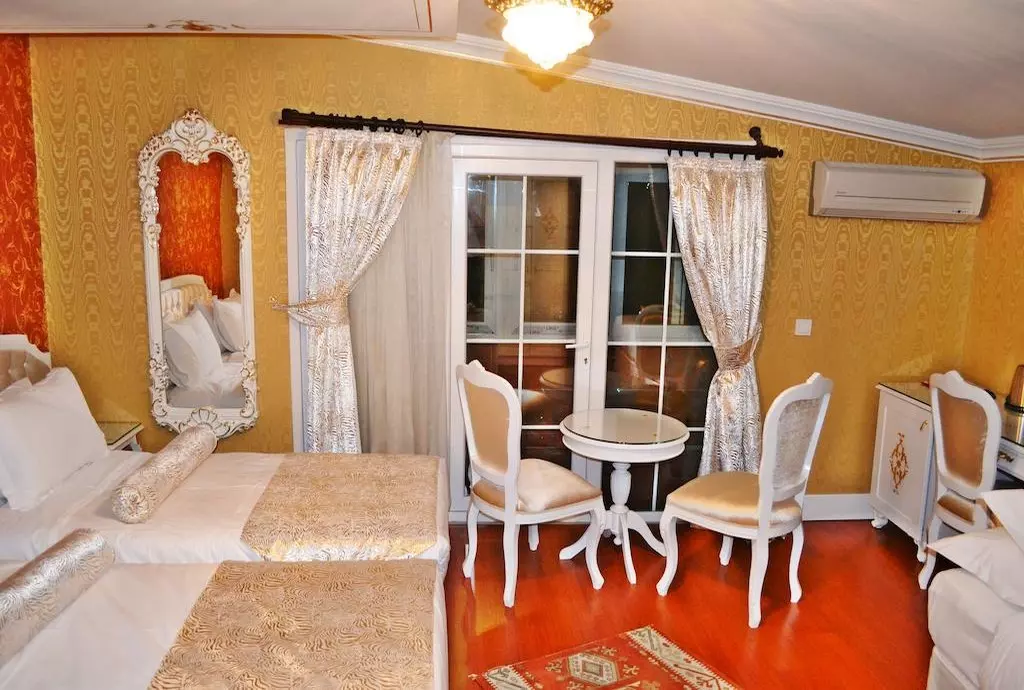 alyon_istanbul_shabavizparvaz_06.jpg alyon_istanbul_shabavizparvaz_06.jpg