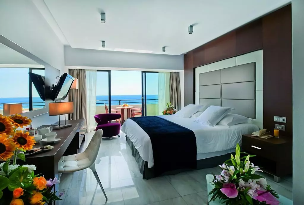 amathus_beach_hotel_limassol_shabavizparvaz_14.jpg