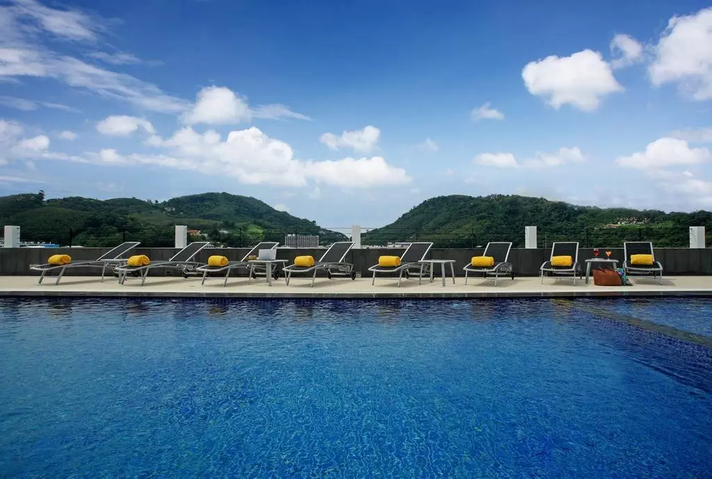 ashlee_hub_phuket_shabavizparvaz_11.jpg