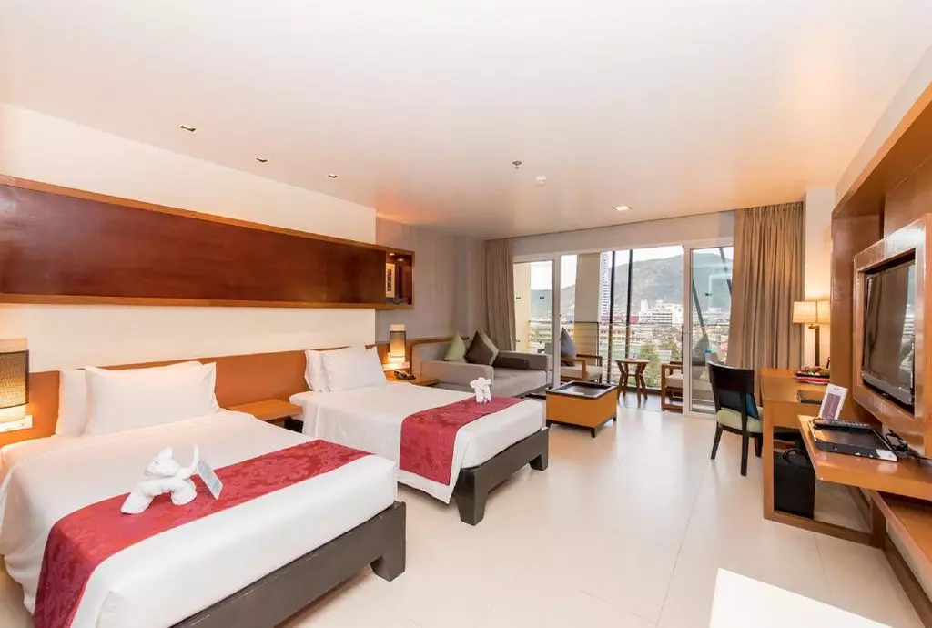 ashlee_hub_phuket_shabavizparvaz_15.jpg