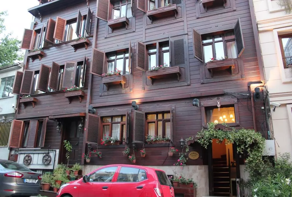 asmali_istanbul_shabavizparvaz_01.jpg