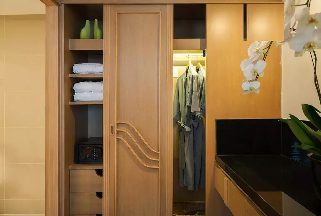 avani_atrium_shabavizparvaz_16.jpg avani_atrium_shabavizparvaz_16.jpg