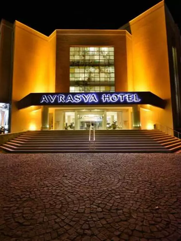 avrasay_shabavizparvaz.jpg avrasay_shabavizparvaz.jpg