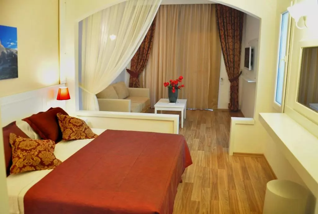 ayaz_aqua_bodrum_shabavizparvaz_01.jpg