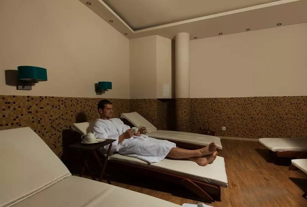 azalia_varna_shabavizparvaz_02.jpg azalia_varna_shabavizparvaz_02.jpg