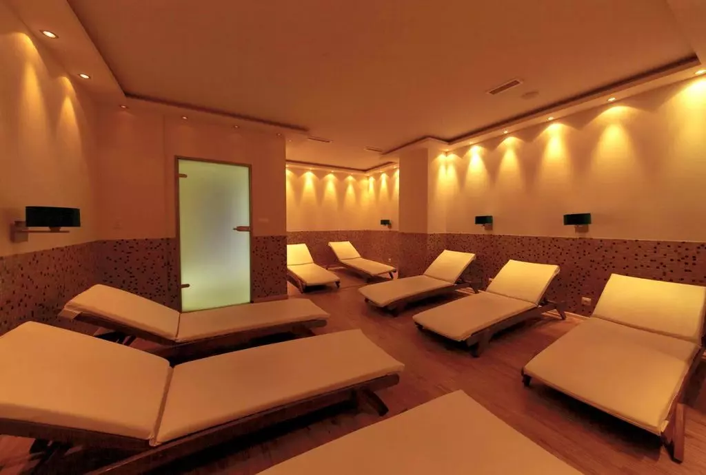 azalia_varna_shabavizparvaz_09.jpg azalia_varna_shabavizparvaz_09.jpg