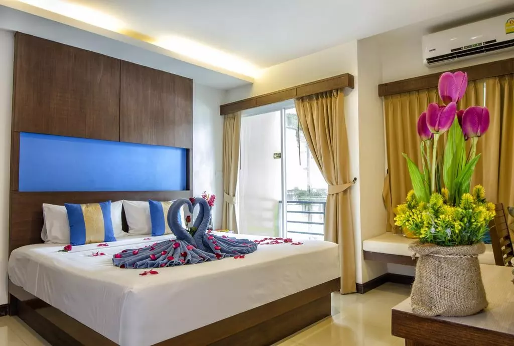 blue_sky_patong_shabavizparvaz_02.jpg blue_sky_patong_shabavizparvaz_02.jpg