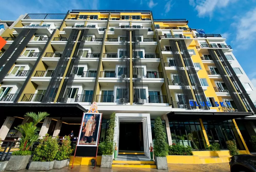 blue_sky_patong_shabavizparvaz_05.jpg blue_sky_patong_shabavizparvaz_05.jpg