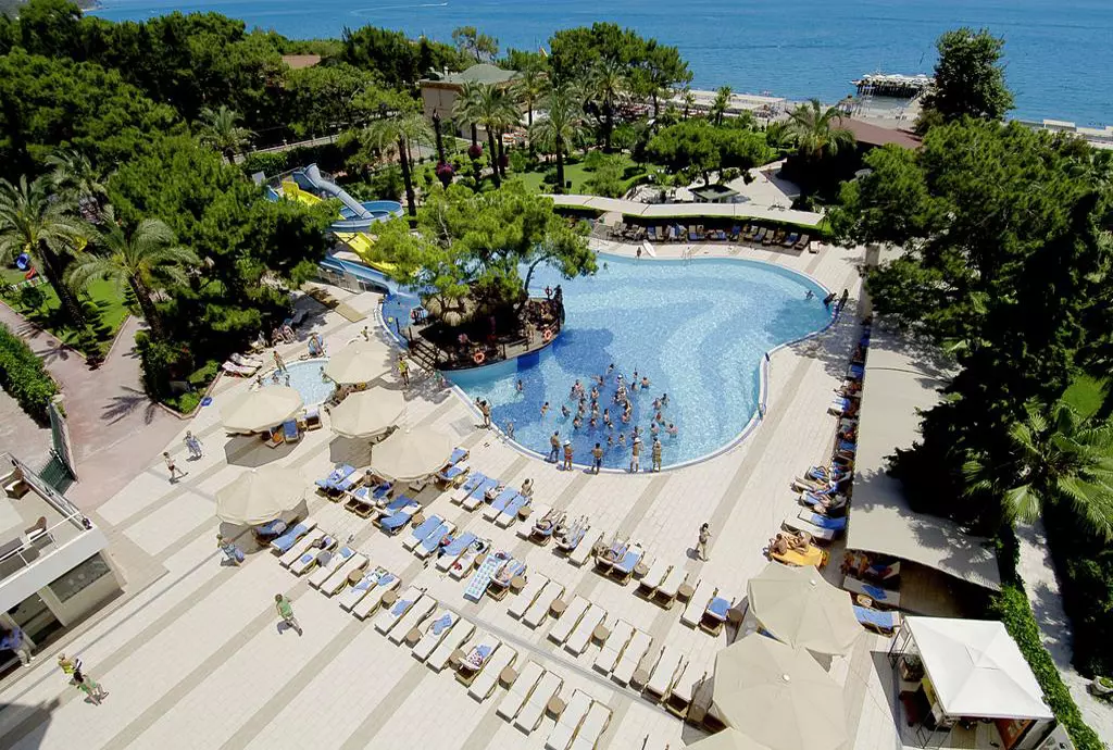 catamaran_resort_shabavizparvaz_17.jpg