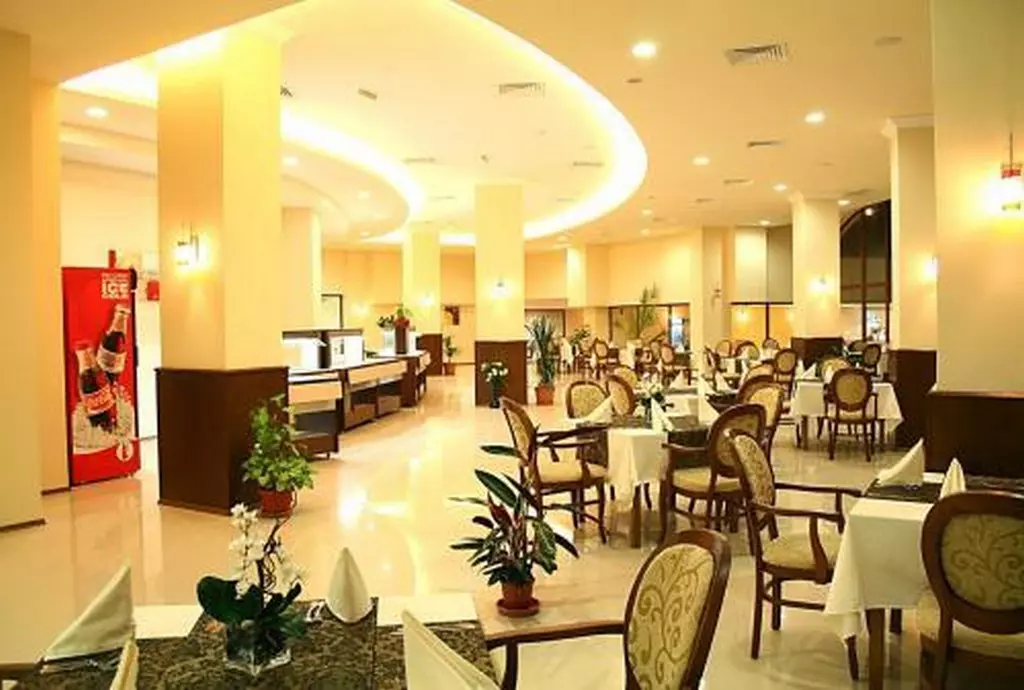 central_hotel_varna_shabavizparvaz_14.jpg central_hotel_varna_shabavizparvaz_14.jpg