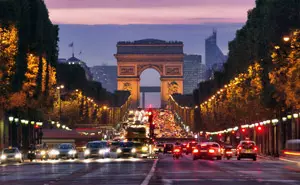 champs-elysees-paris_shabavizparvaz_little.jpg