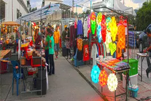 chaweng-walking-street-samui_shabavizparvaz.jpg