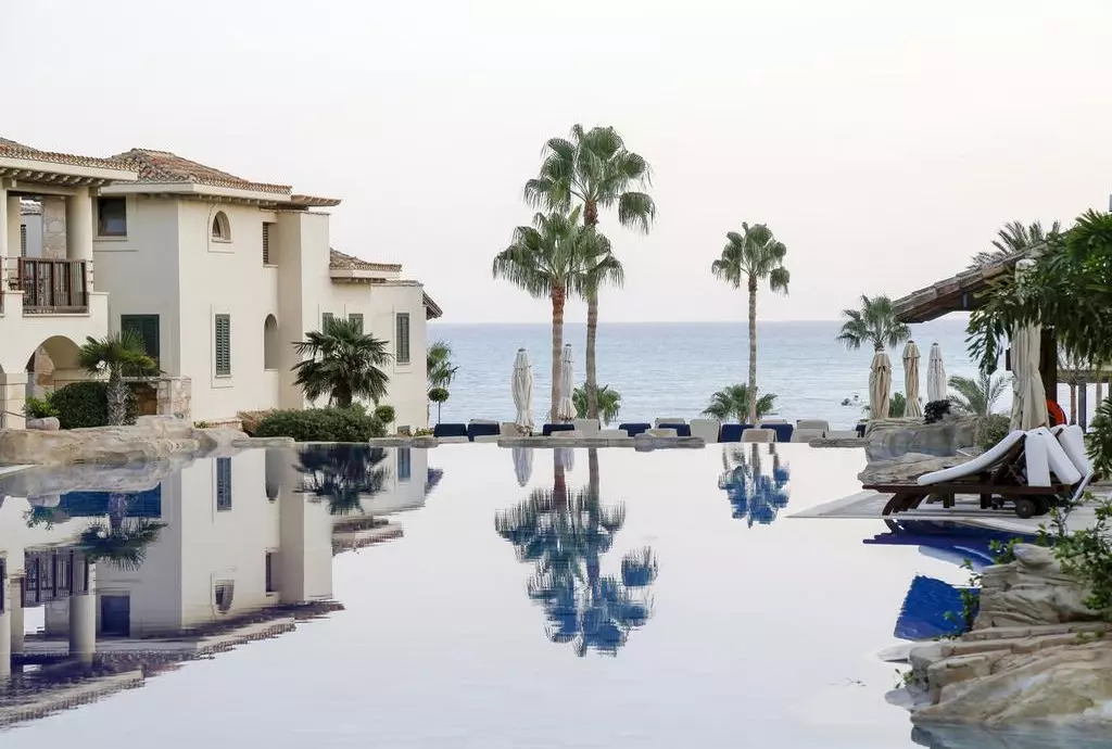 cloumbia_beach_resort_limassol_shabavizparvaz_01.jpg