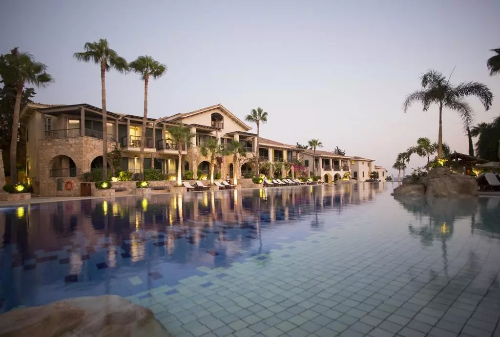 cloumbia_beach_resort_limassol_shabavizparvaz_02.jpg