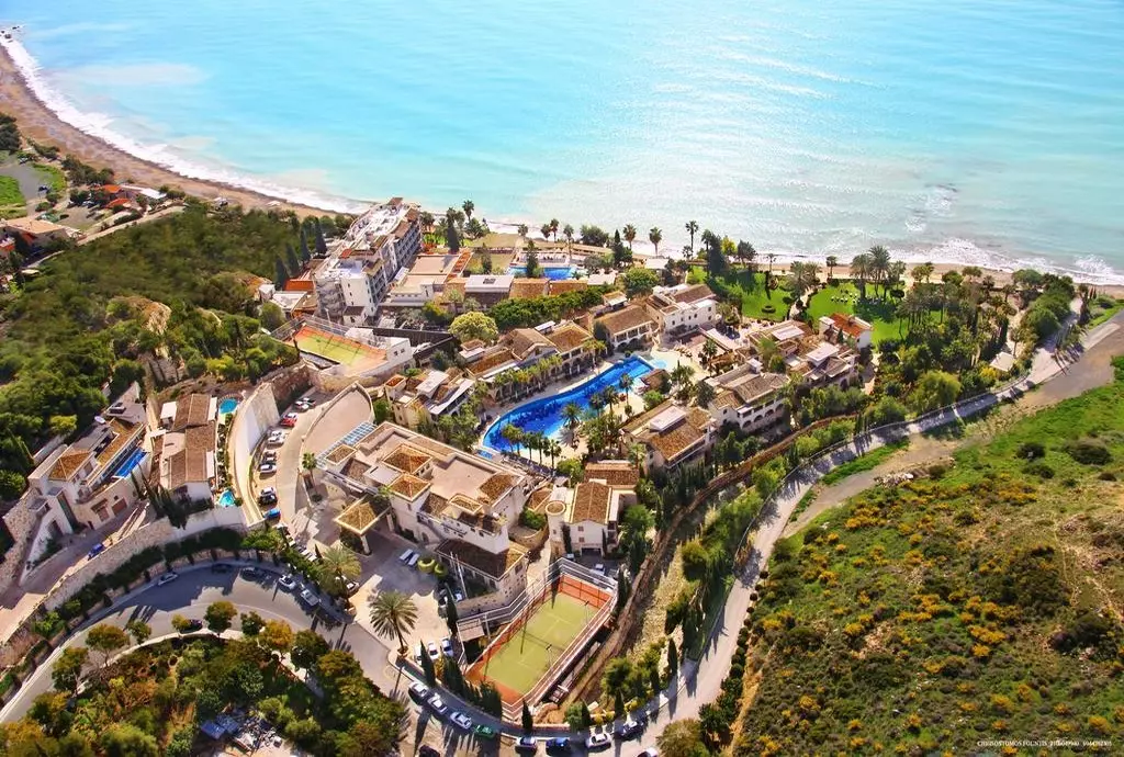 cloumbia_beach_resort_limassol_shabavizparvaz_06.jpg