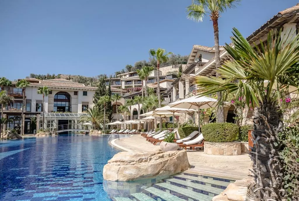 cloumbia_beach_resort_limassol_shabavizparvaz_07.jpg