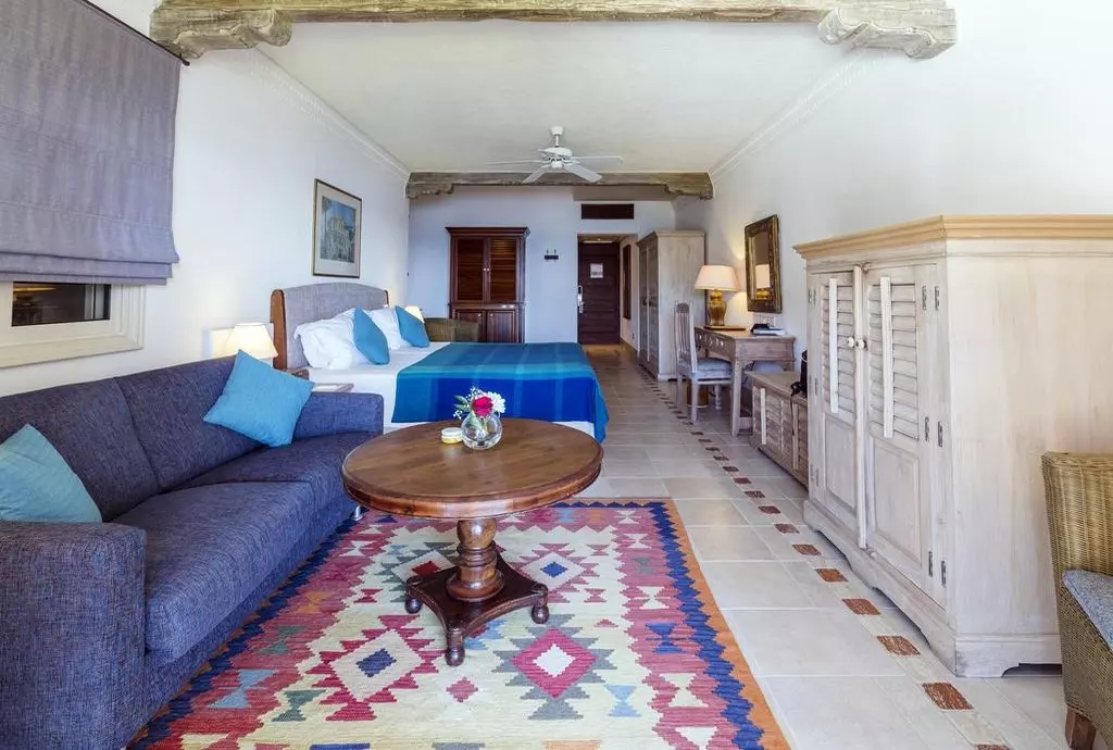 cloumbia_beach_resort_limassol_shabavizparvaz_14.jpg