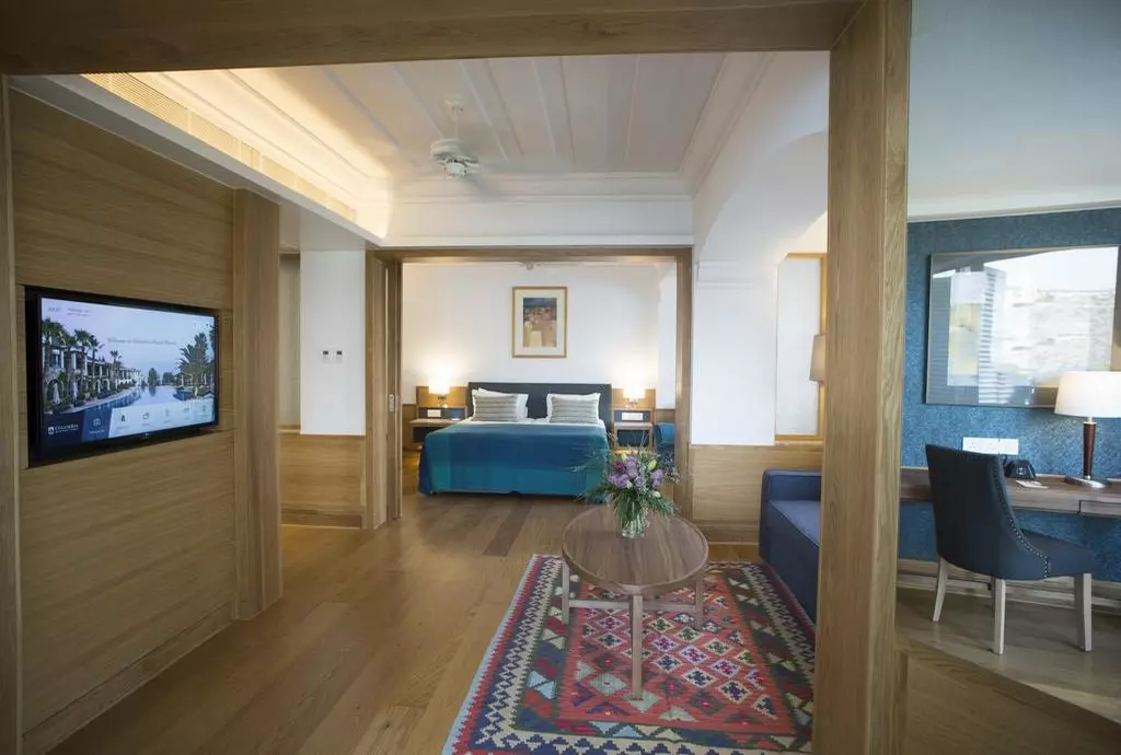 cloumbia_beach_resort_limassol_shabavizparvaz_18.jpg