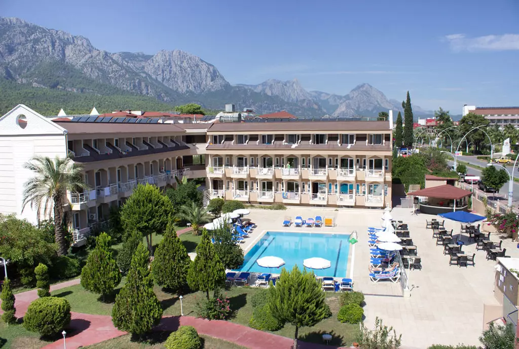 club_ares_kemer_shabavizparvaz_01.jpg