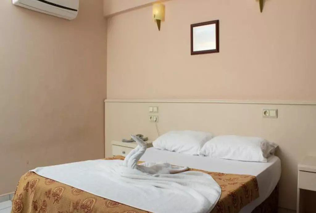 club_ares_kemer_shabavizparvaz_05.jpg