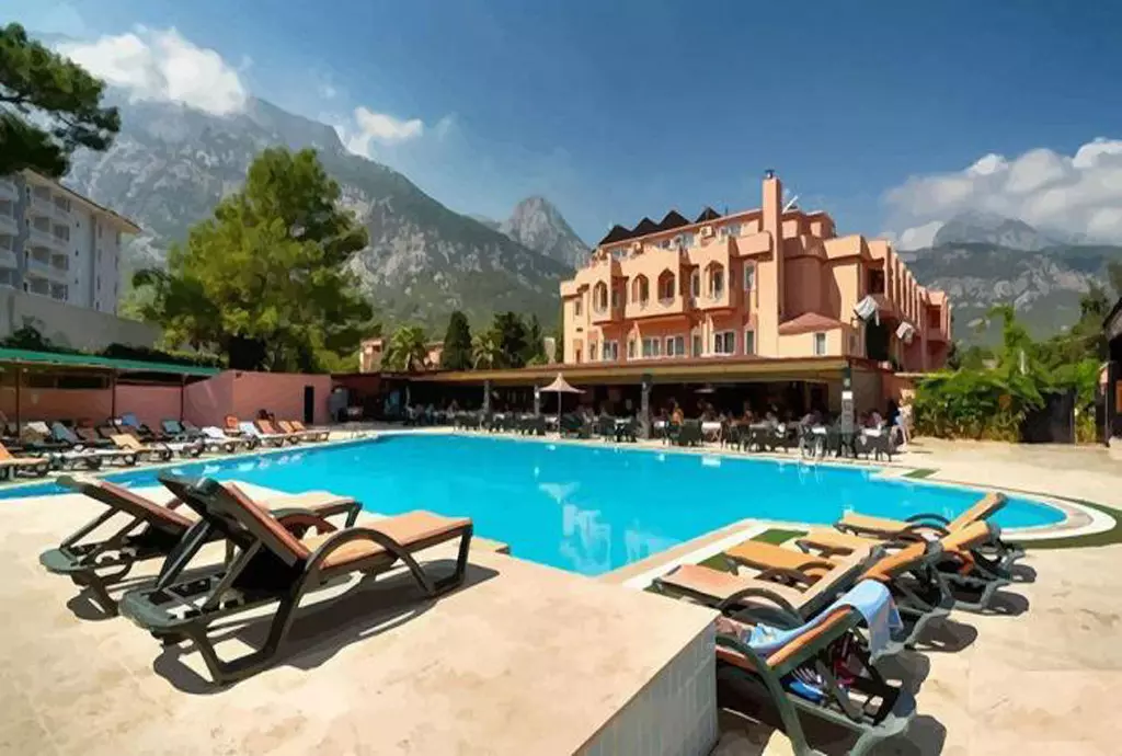 club_beldiana_shabavizparvaz_02.jpg