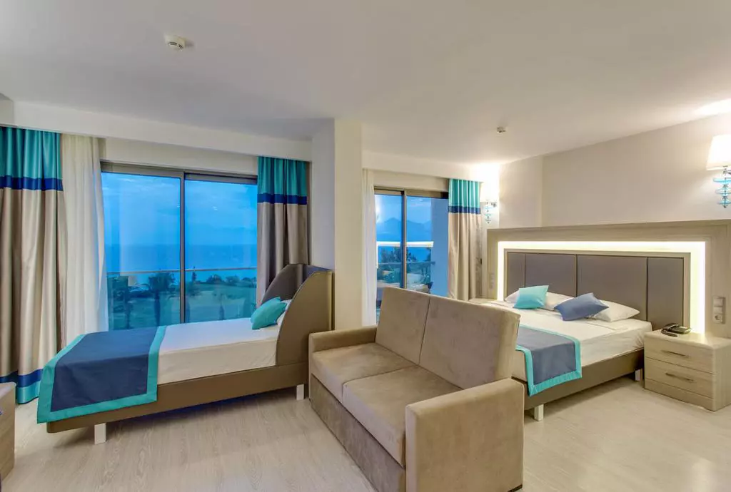club_falcon_shabavizparvaz_07.jpg